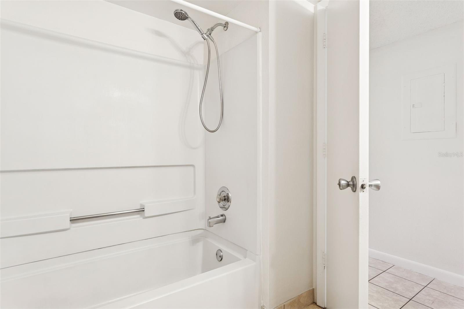 MEADOWLAKE PALM HARBOR CONDO - Residential Lease