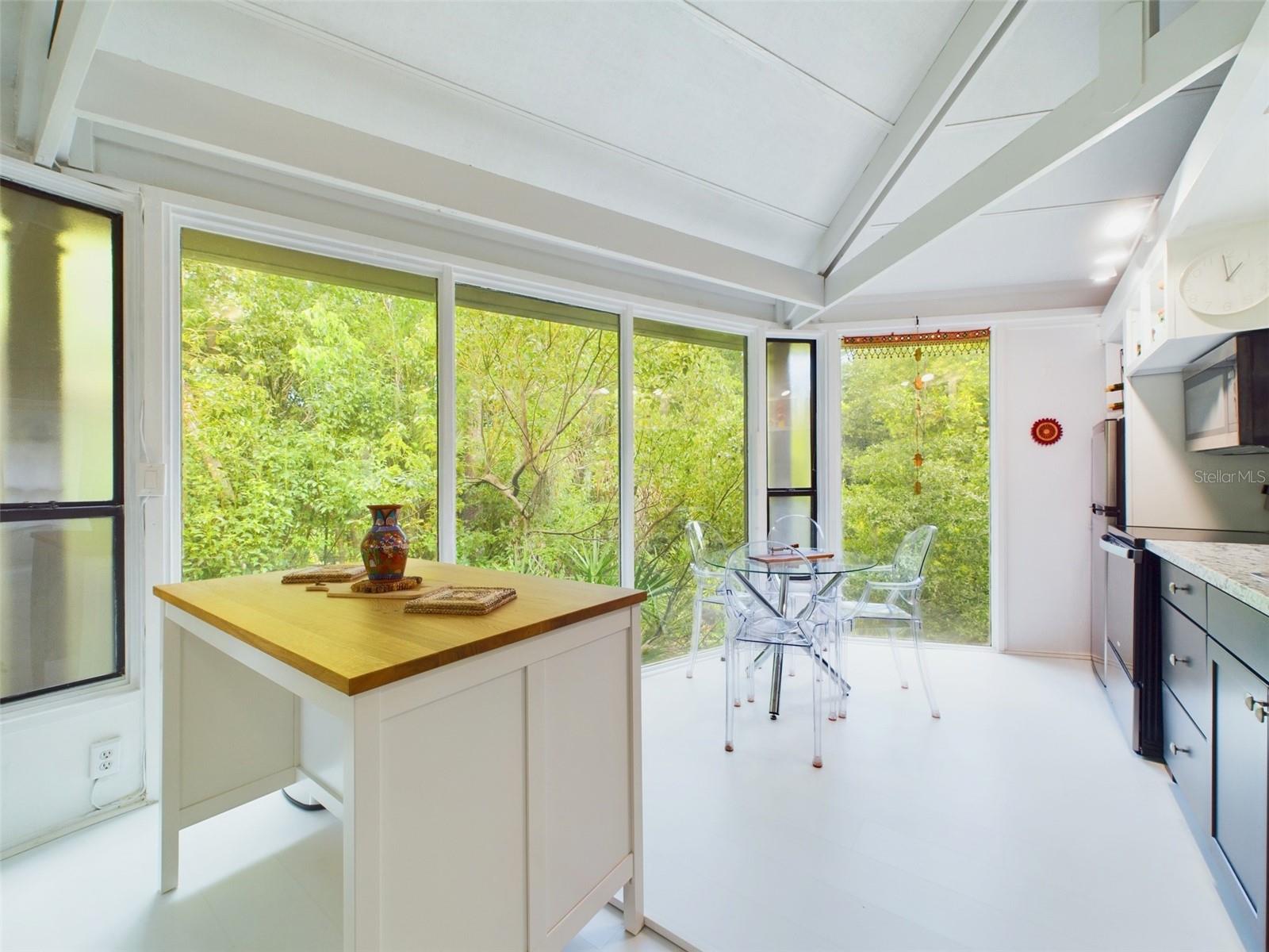 GRENELEFE LAKE LOFT CONDO UNIT 01 PH 01 - Residential