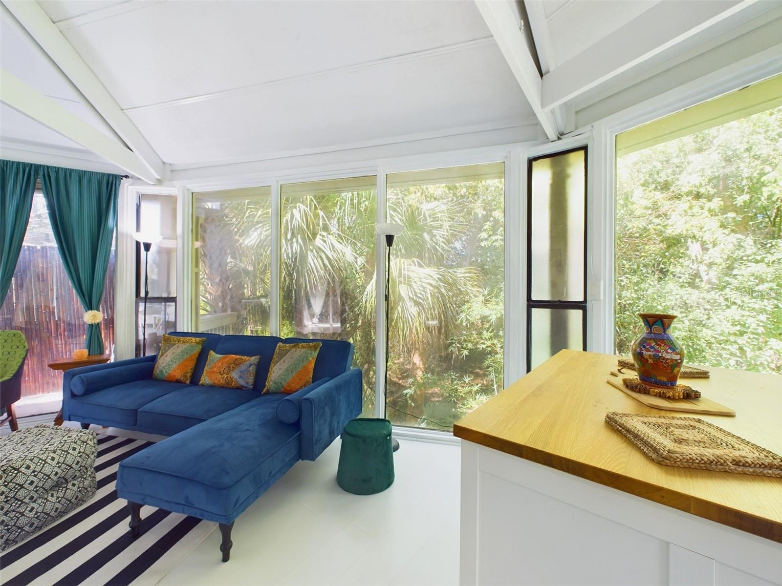 GRENELEFE LAKE LOFT CONDO UNIT 01 PH 01 - Residential