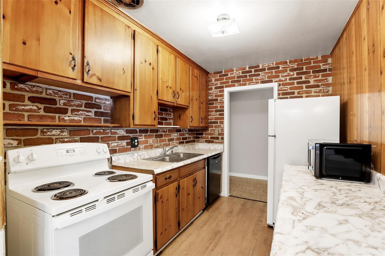 CONWILL ESTATES - Residential Lease