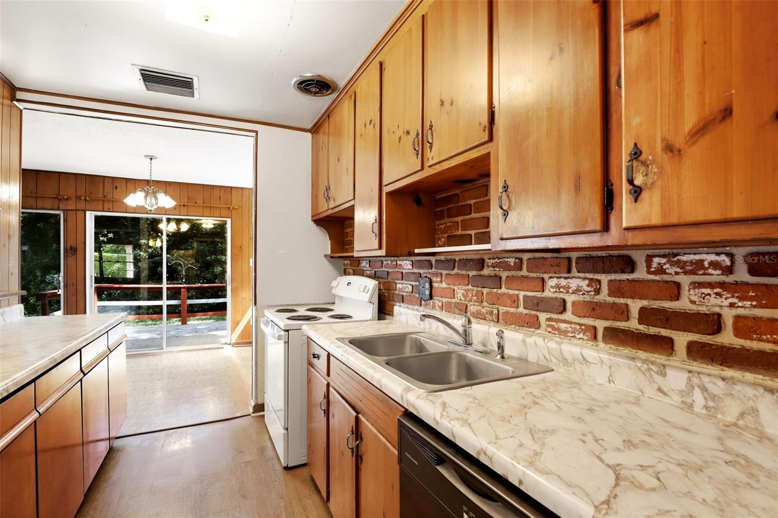 CONWILL ESTATES - Residential Lease