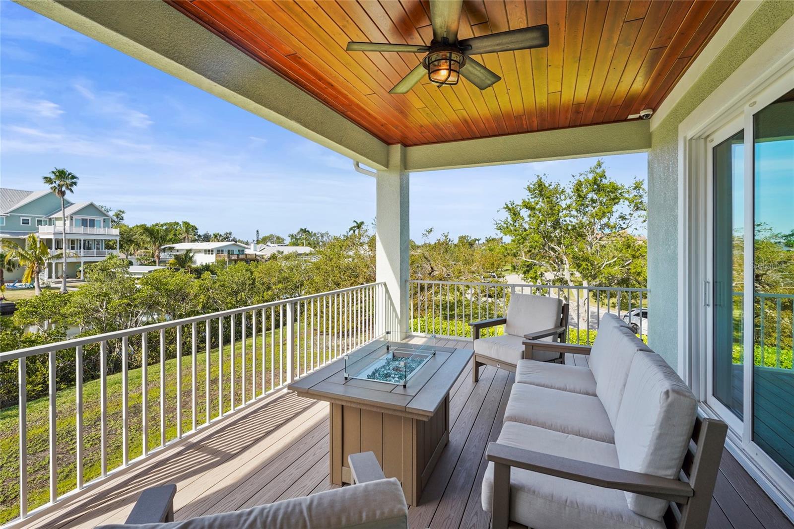 MANGROVE POINT - Residential