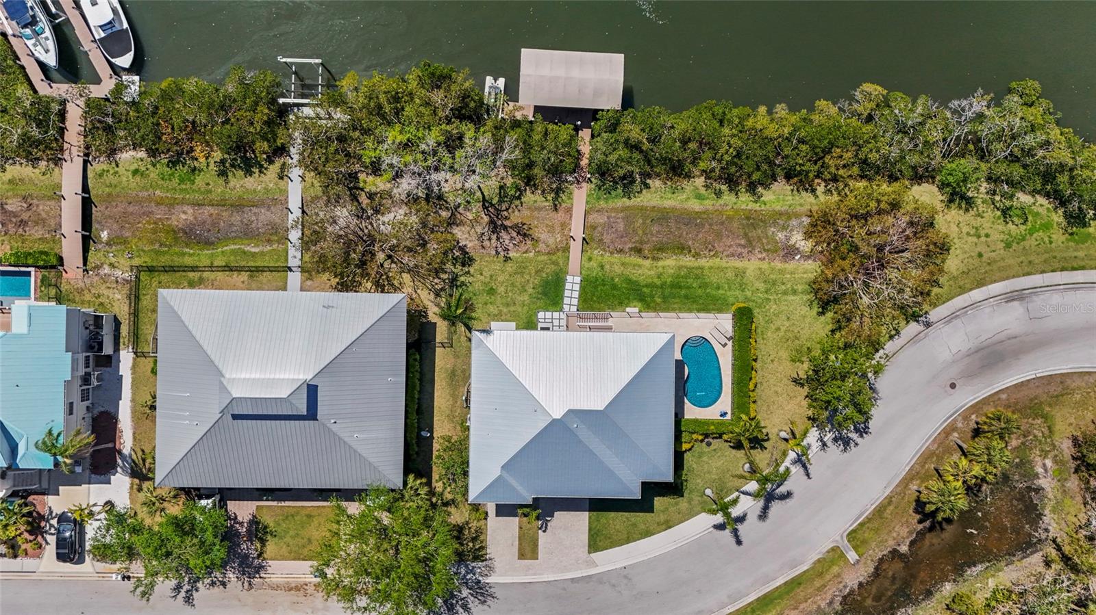 MANGROVE POINT - Residential