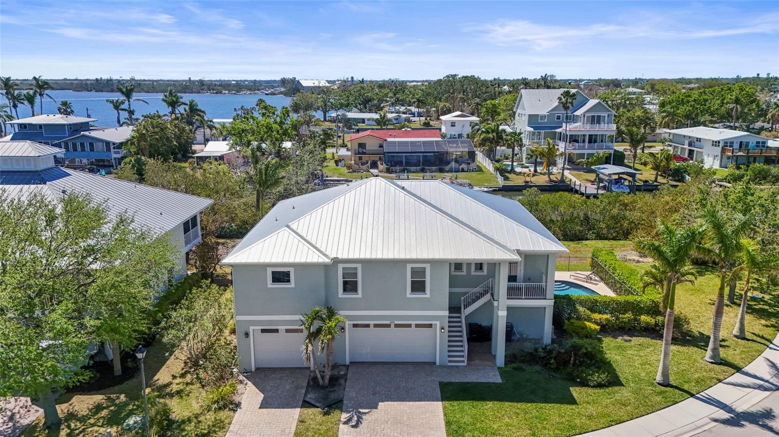MANGROVE POINT - Residential