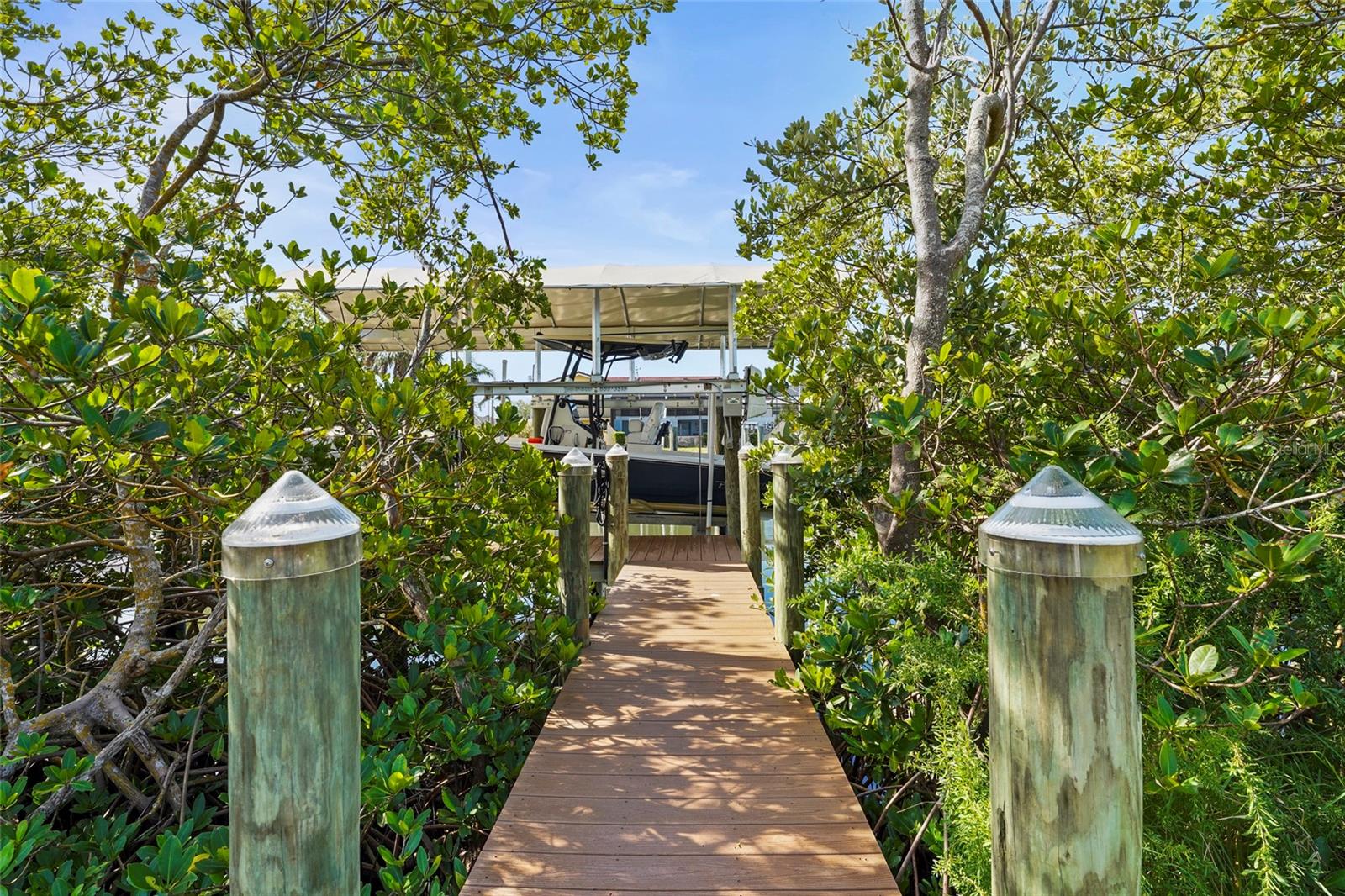 MANGROVE POINT - Residential