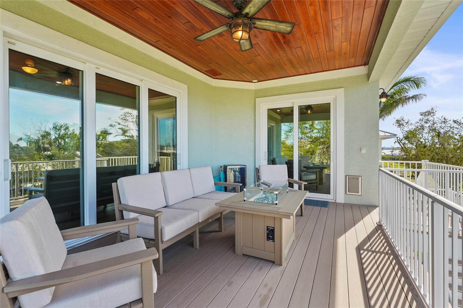 MANGROVE POINT - Residential
