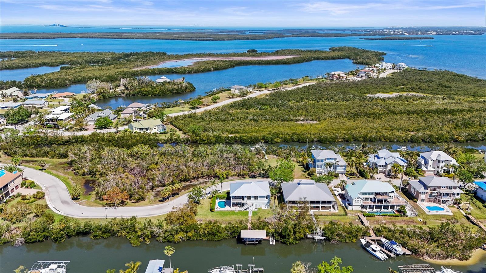 MANGROVE POINT - Residential