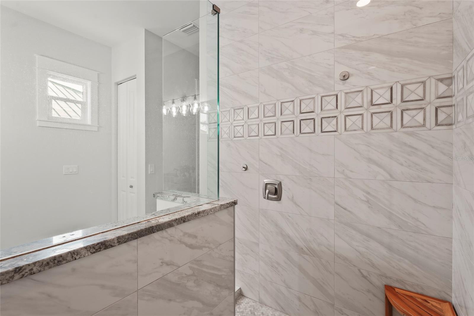 MANGROVE POINT - Residential