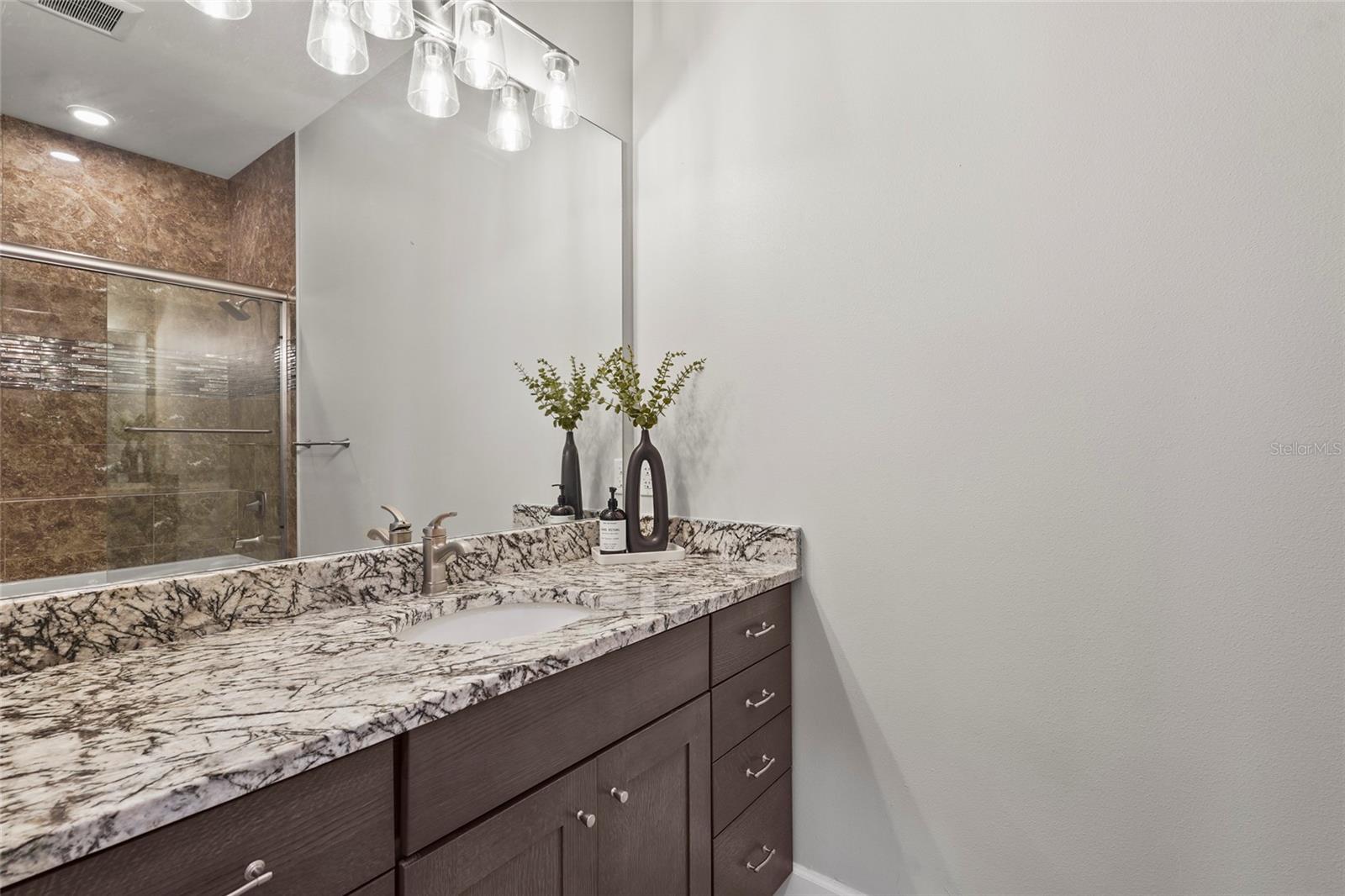 MANGROVE POINT - Residential