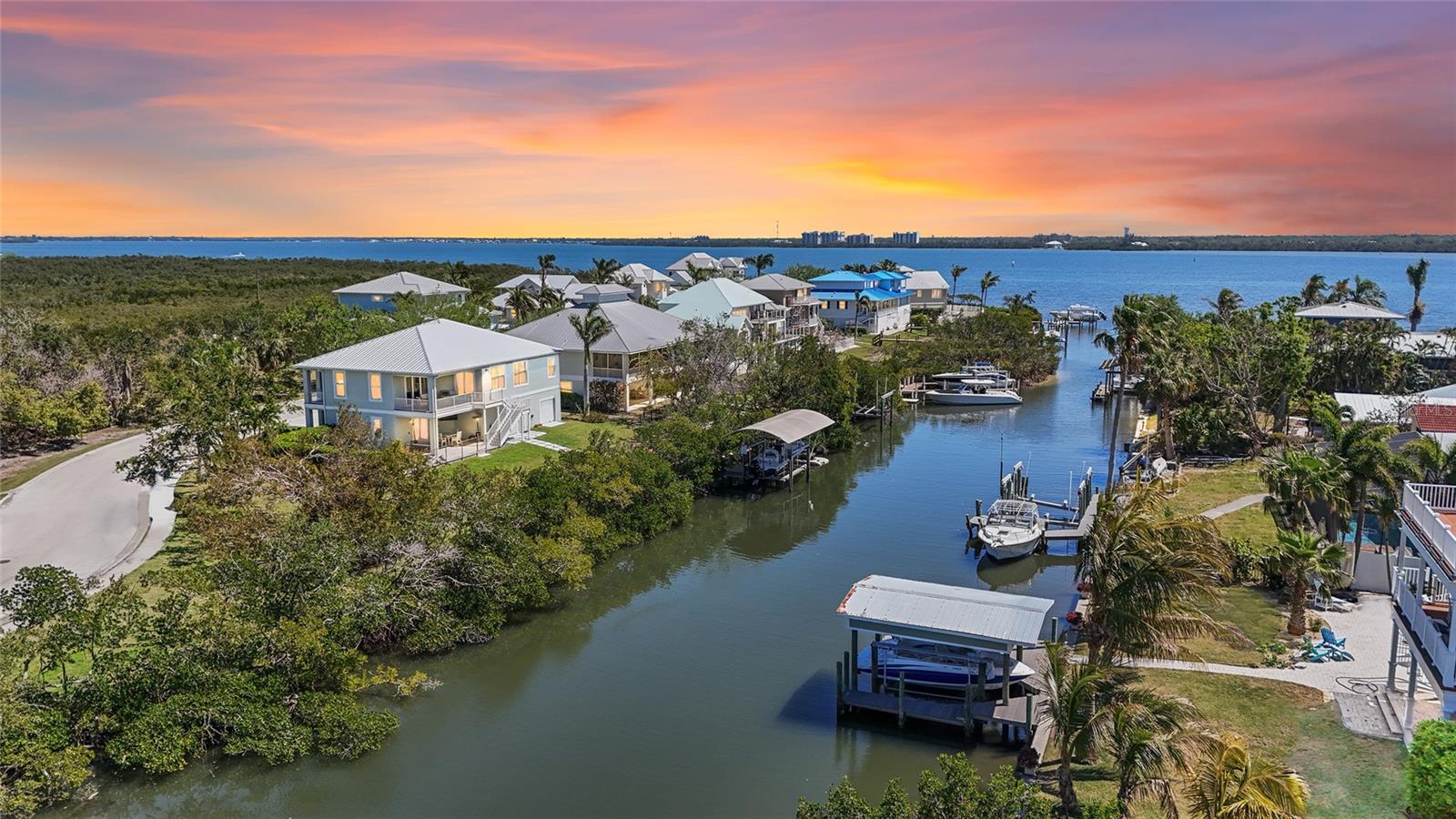 MANGROVE POINT - Residential