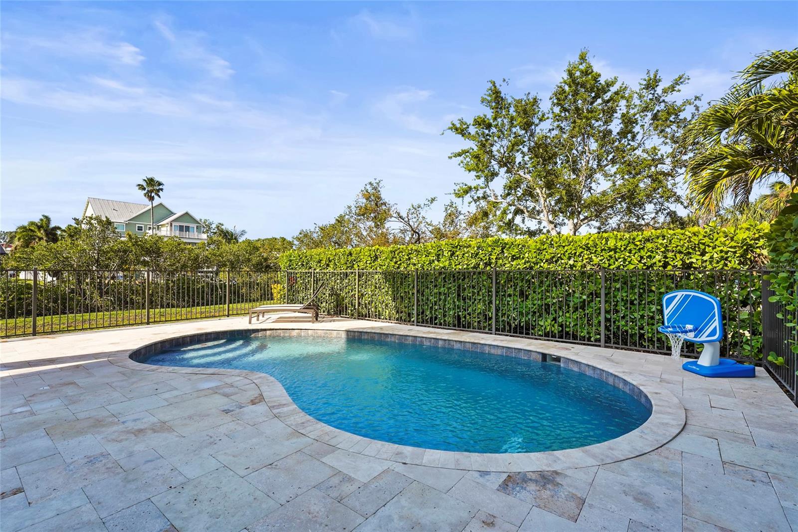 MANGROVE POINT - Residential