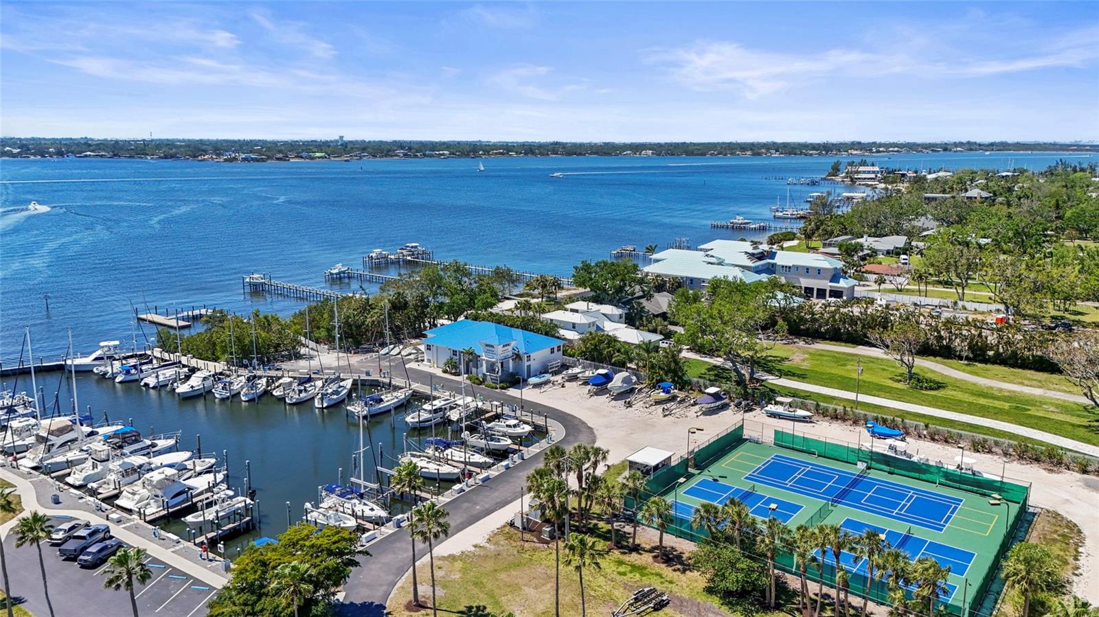 MANGROVE POINT - Residential