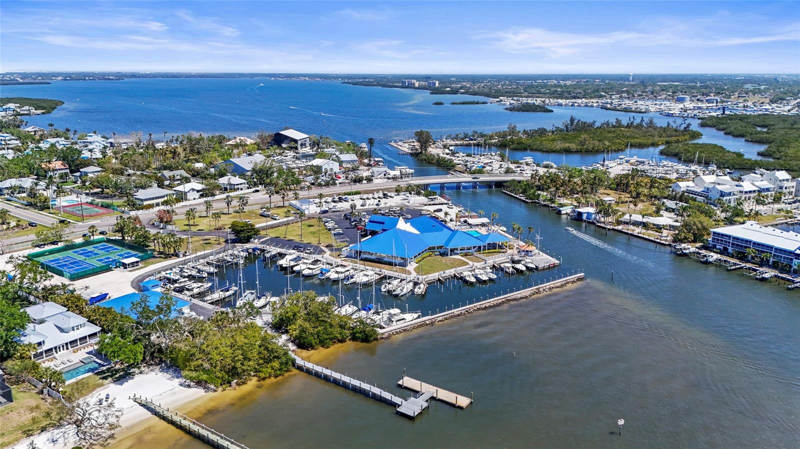 MANGROVE POINT - Residential