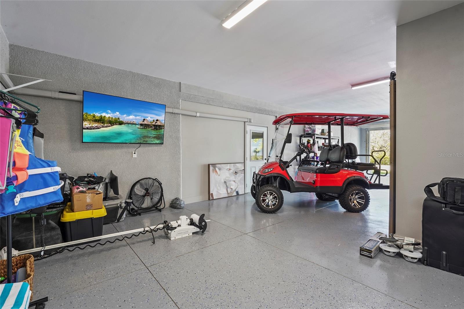 MANGROVE POINT - Residential