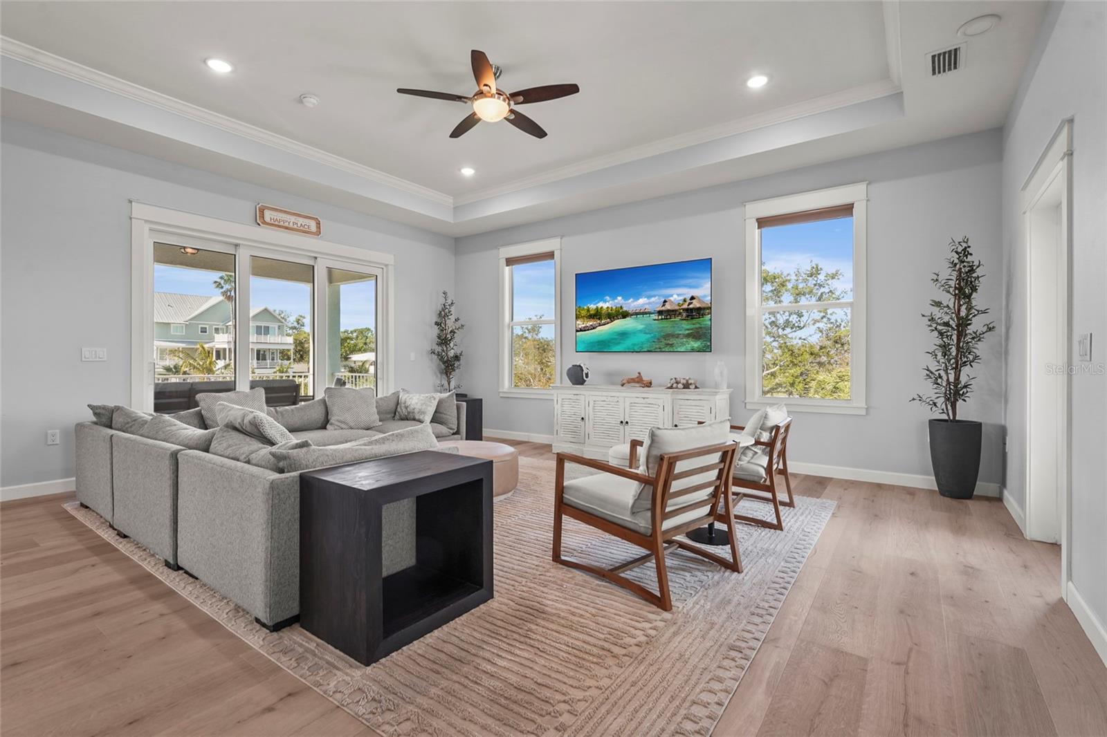 MANGROVE POINT - Residential