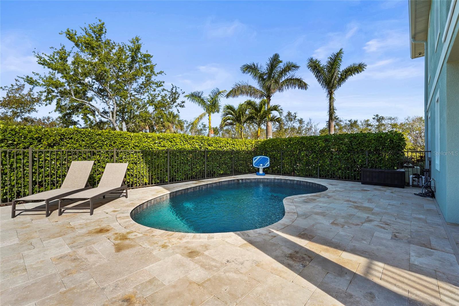 MANGROVE POINT - Residential