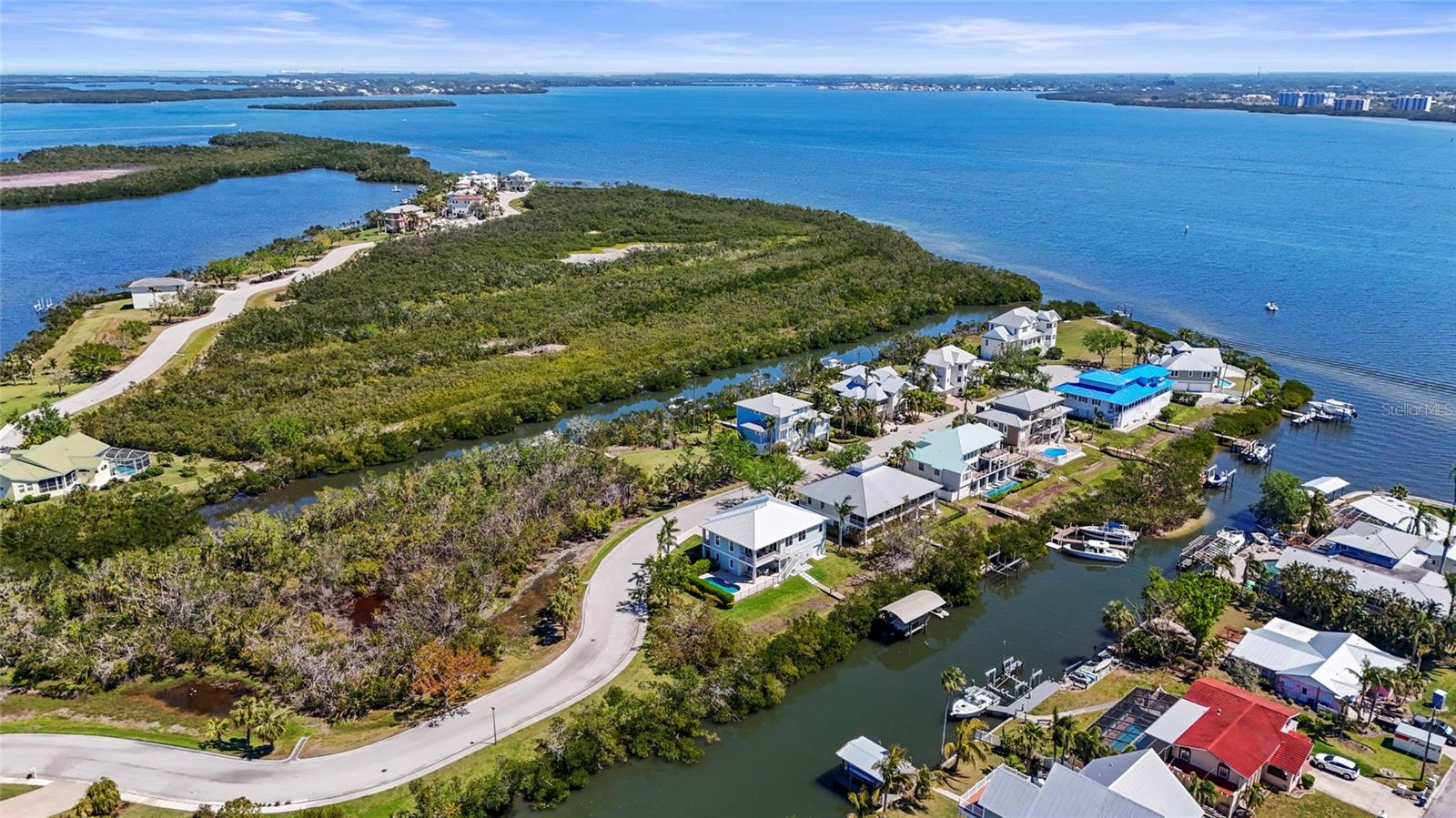 MANGROVE POINT - Residential