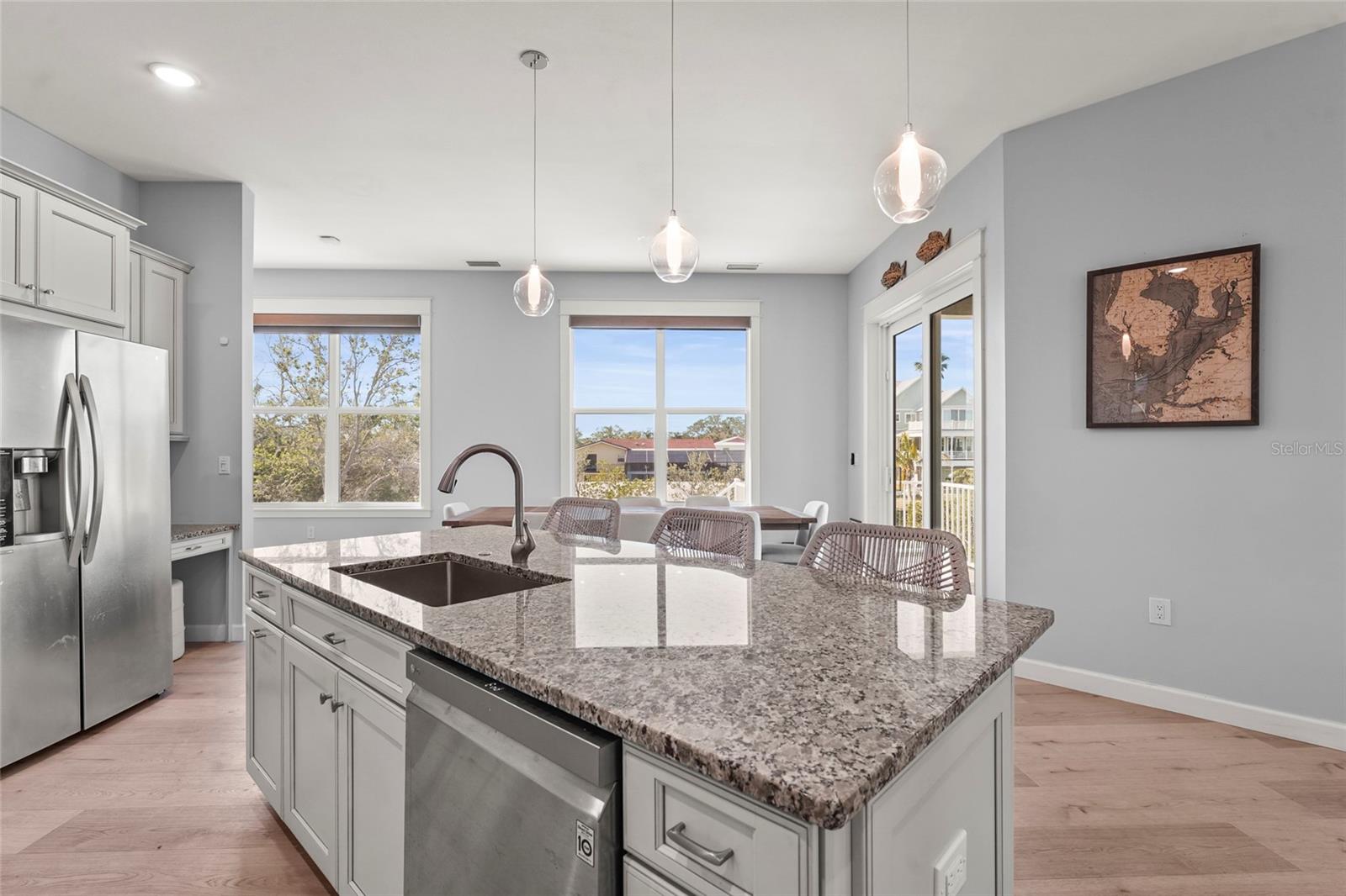 MANGROVE POINT - Residential