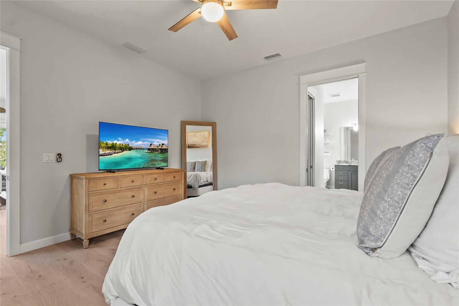MANGROVE POINT - Residential