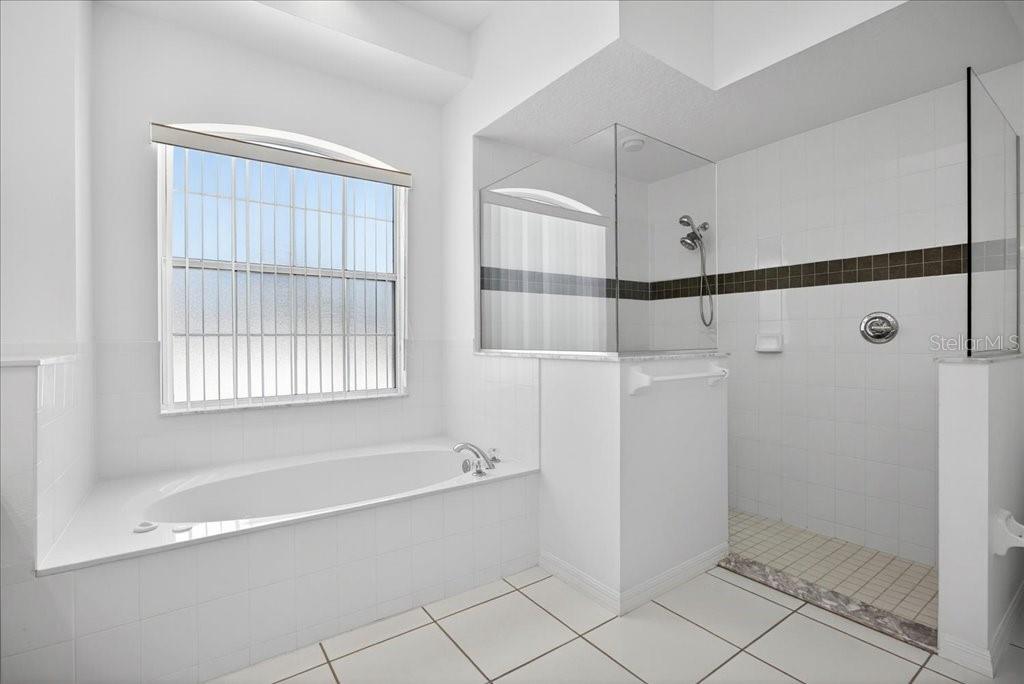 DEERWOOD REP BLK 20 PINE LAKES GOLF COURSE - Residential