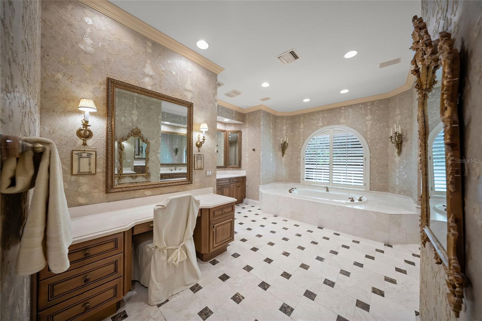 LAUREL OAK ESTATES - Residential