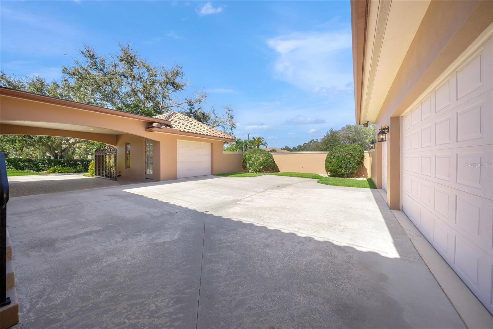 LAUREL OAK ESTATES - Residential