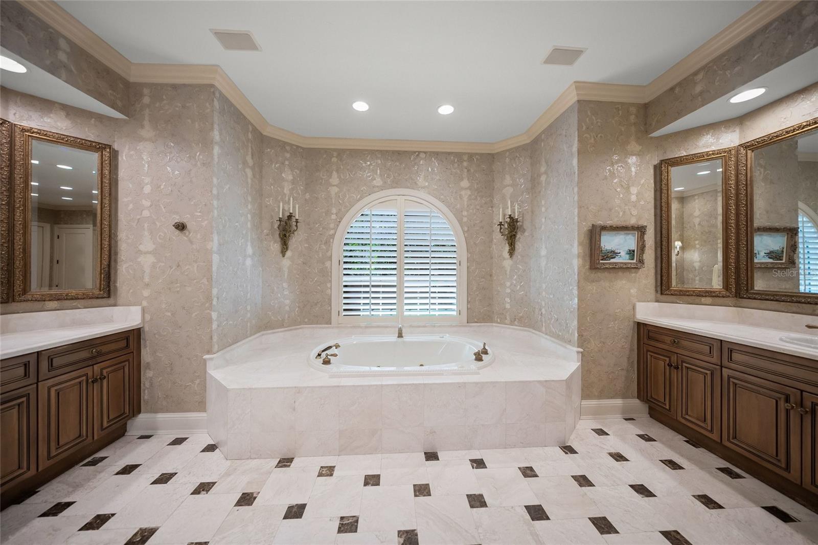 LAUREL OAK ESTATES - Residential