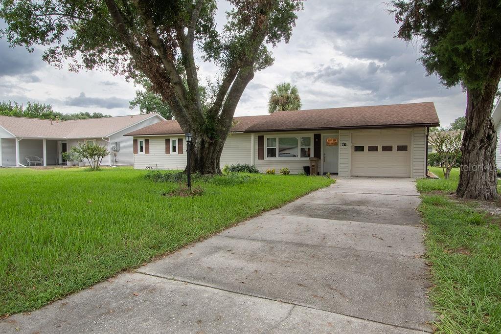 Photo of 62 Aberdeen Circle #62A, Leesburg, FL 34788 (MLS # G5117983)