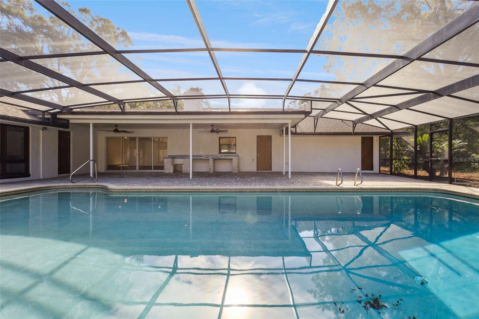 KNOLLWOOD - Residential