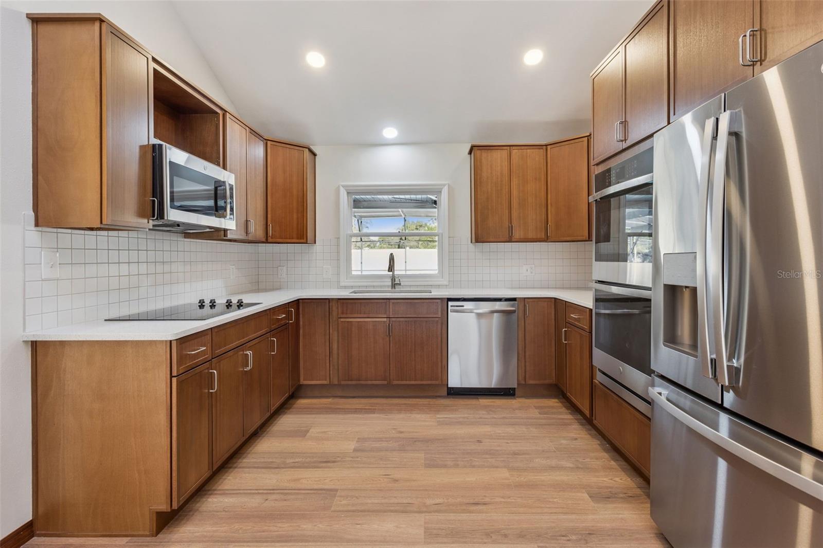 KNOLLWOOD - Residential