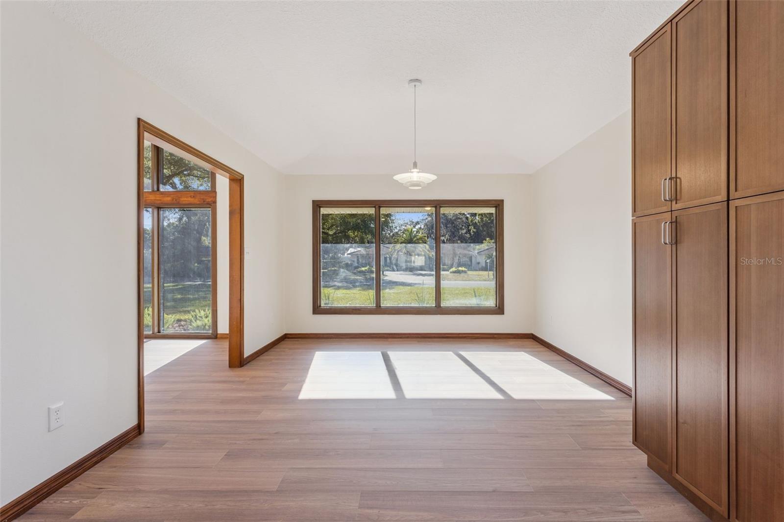 KNOLLWOOD - Residential