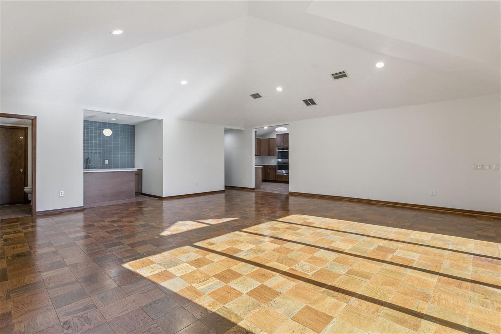 KNOLLWOOD - Residential