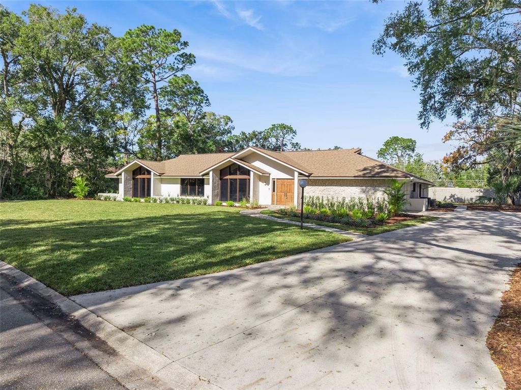 Photo of 1401 Windsor Avenue, Longwood, FL 32750 (MLS # O6376311)