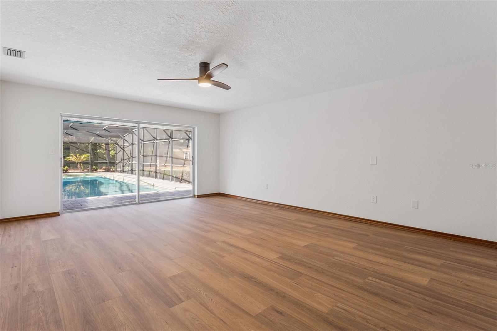 KNOLLWOOD - Residential