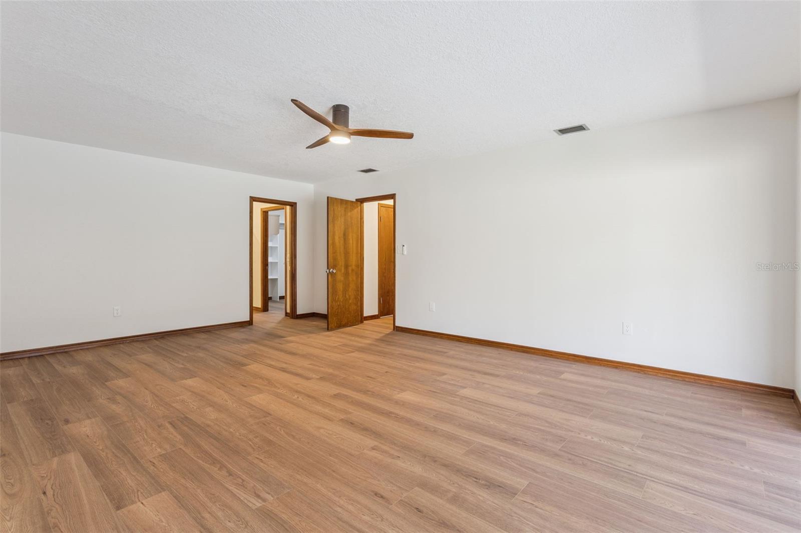 KNOLLWOOD - Residential