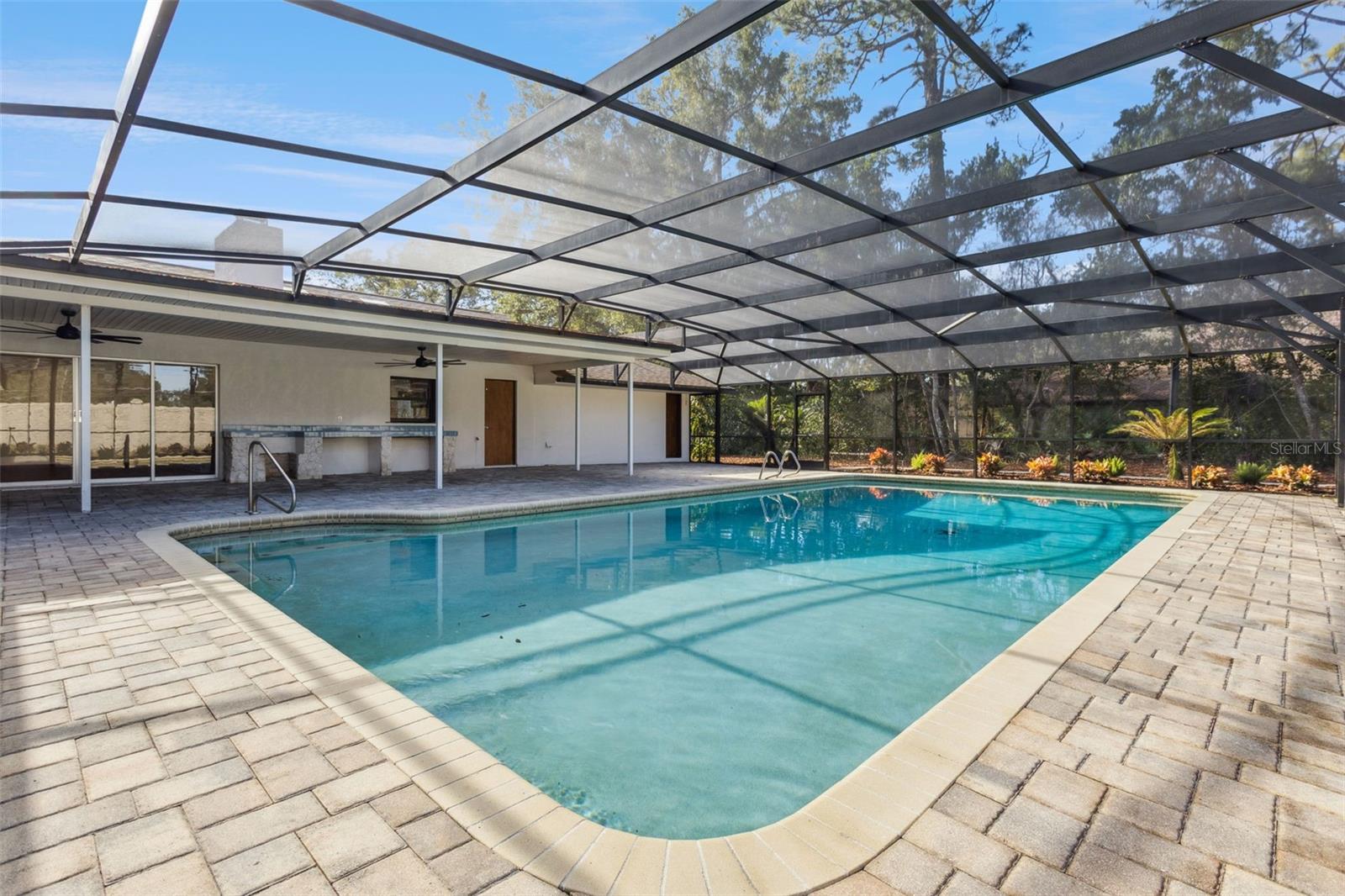 KNOLLWOOD - Residential