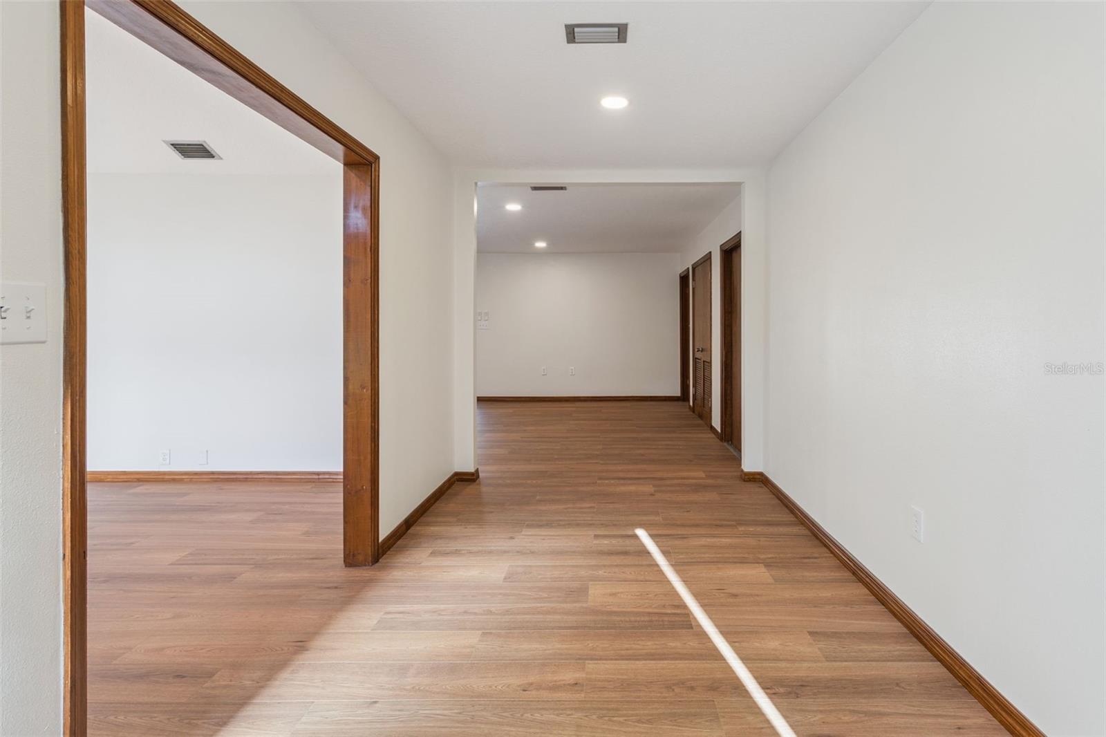 KNOLLWOOD - Residential