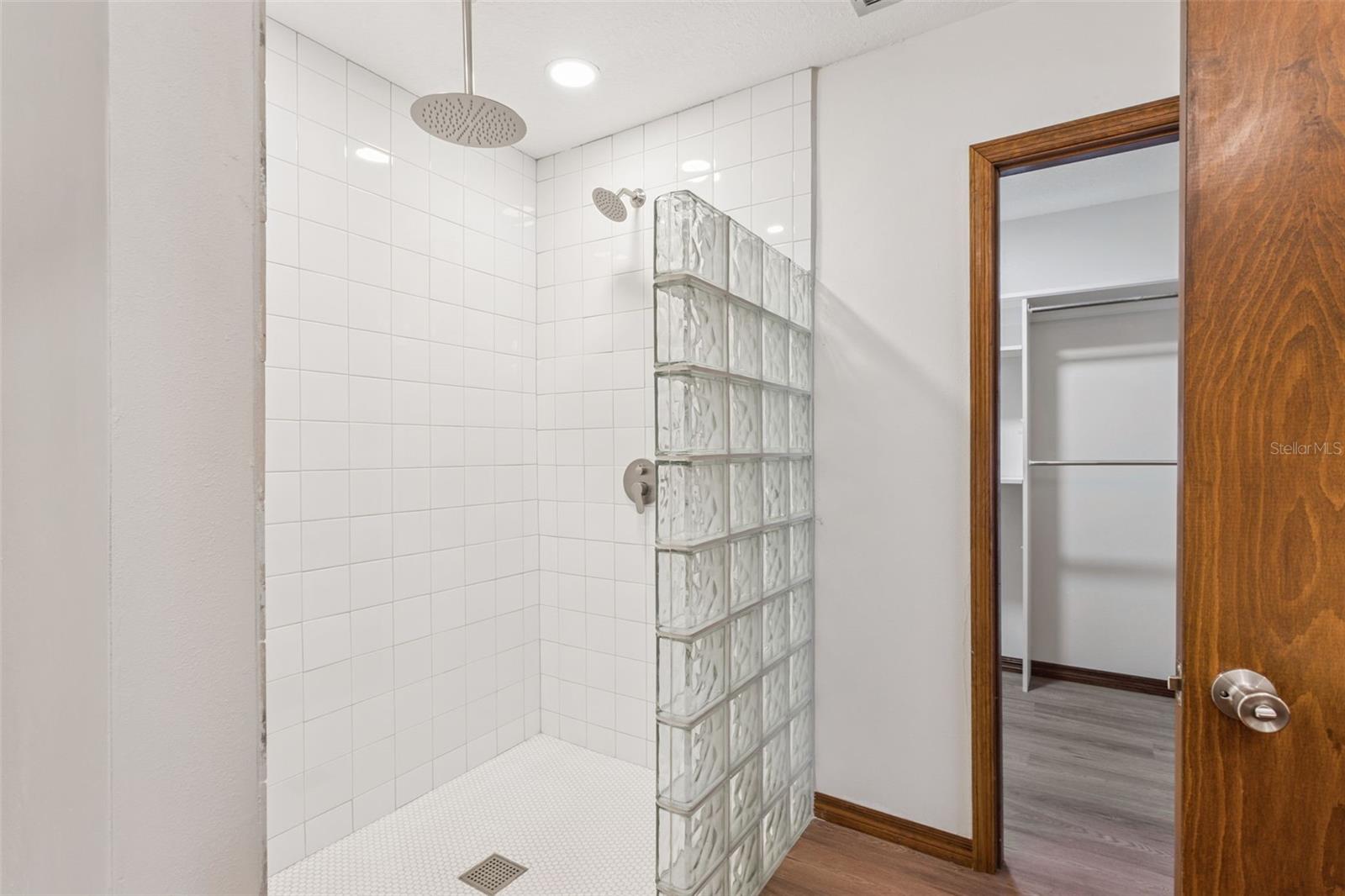 KNOLLWOOD - Residential