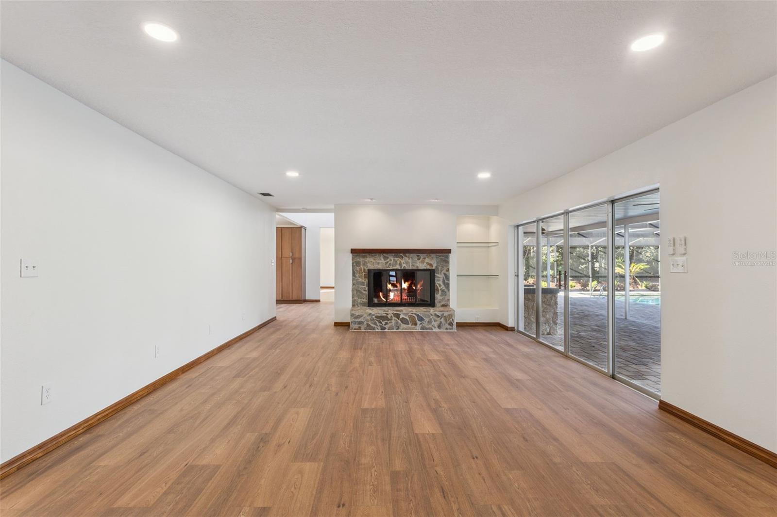 KNOLLWOOD - Residential