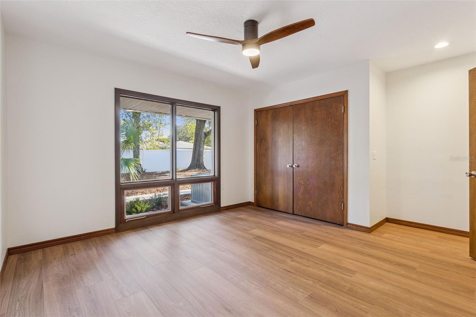 KNOLLWOOD - Residential