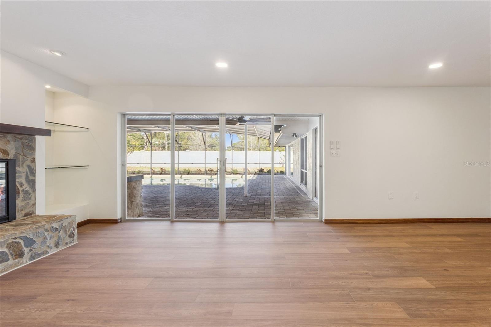 KNOLLWOOD - Residential