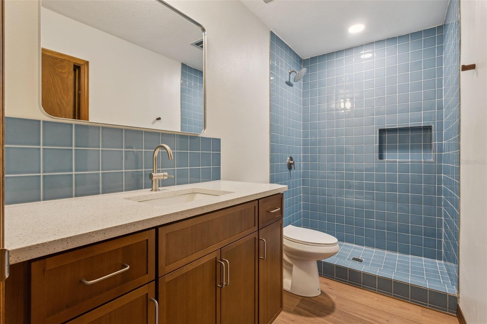 KNOLLWOOD - Residential