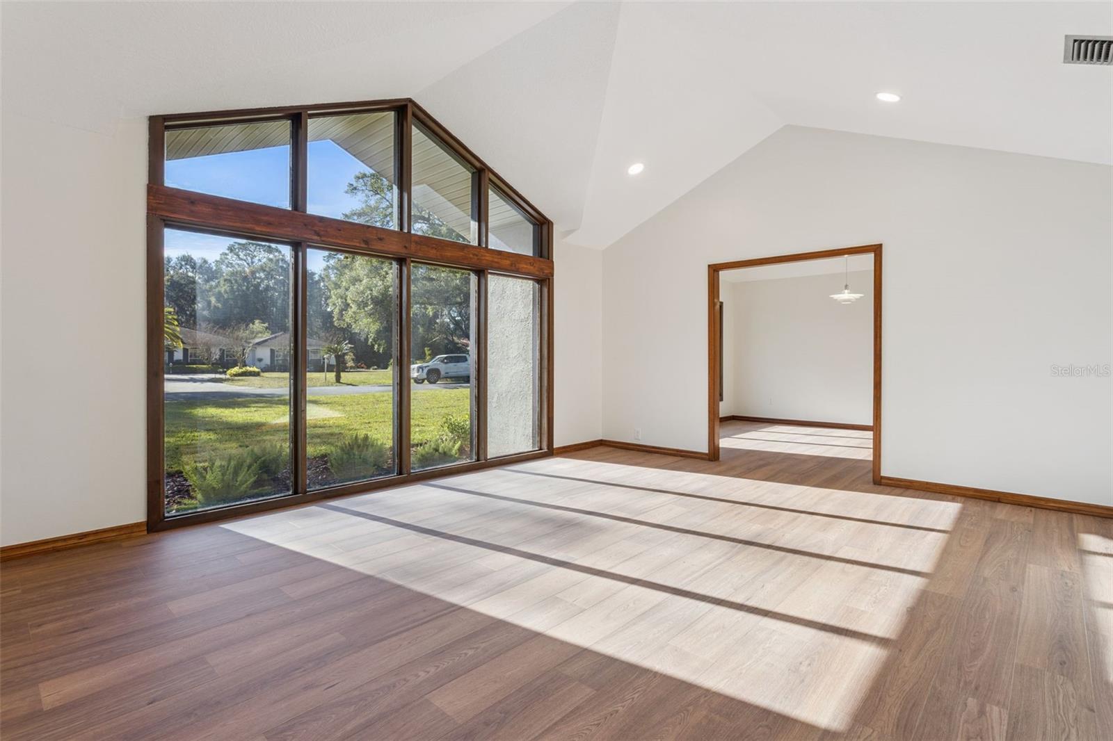 KNOLLWOOD - Residential