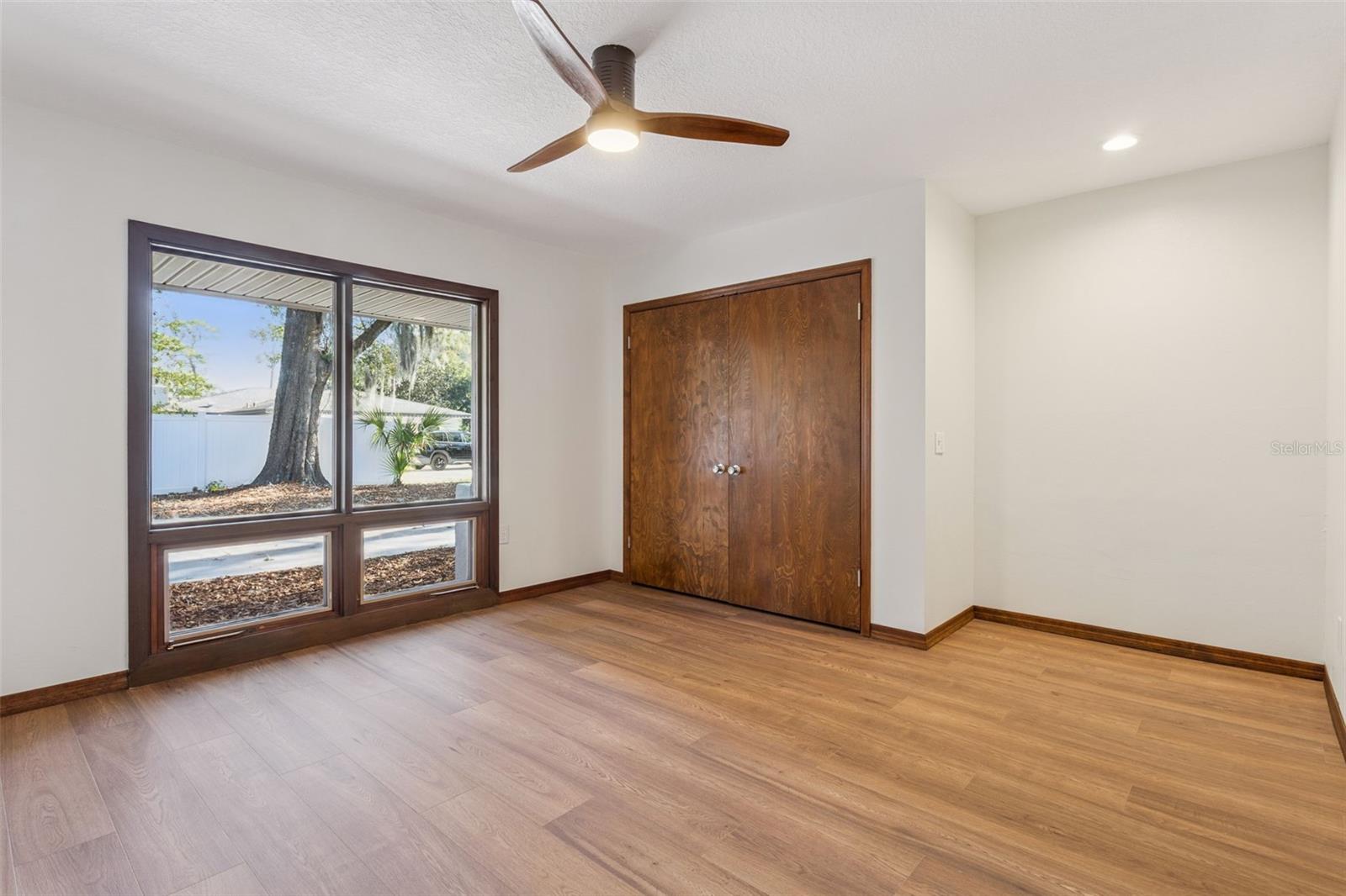 KNOLLWOOD - Residential