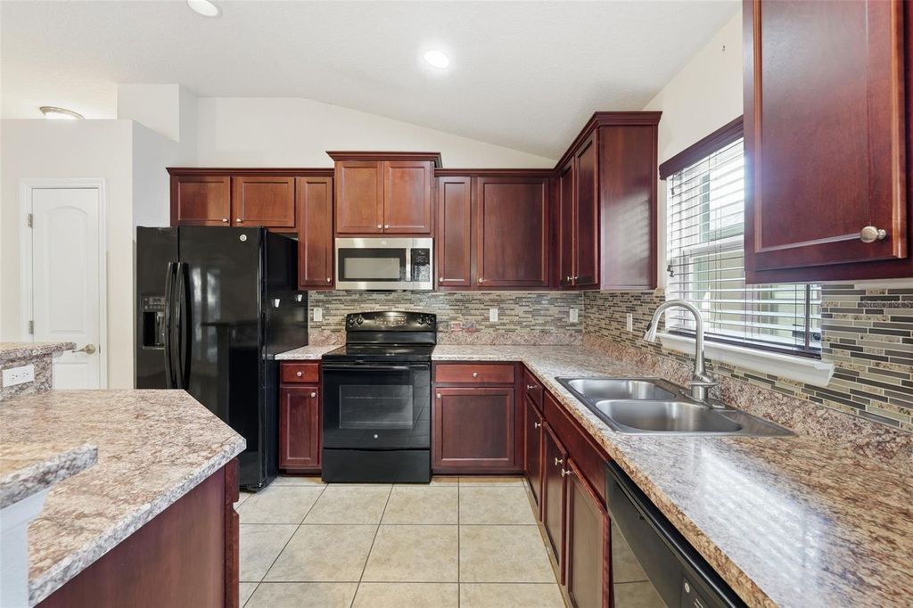 Photo of 2179 Bexley Drive, Tavares, FL 32778 (MLS # G5104612)