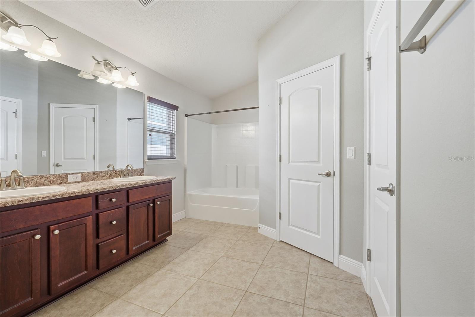 TAVARES CHELSEA OAKS SOUTH - Residential