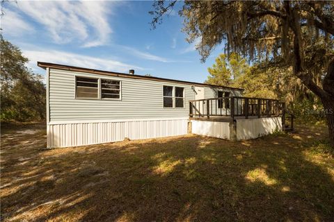 A home in LAKE WALES