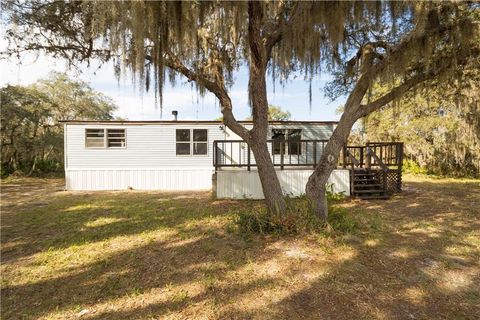 A home in LAKE WALES