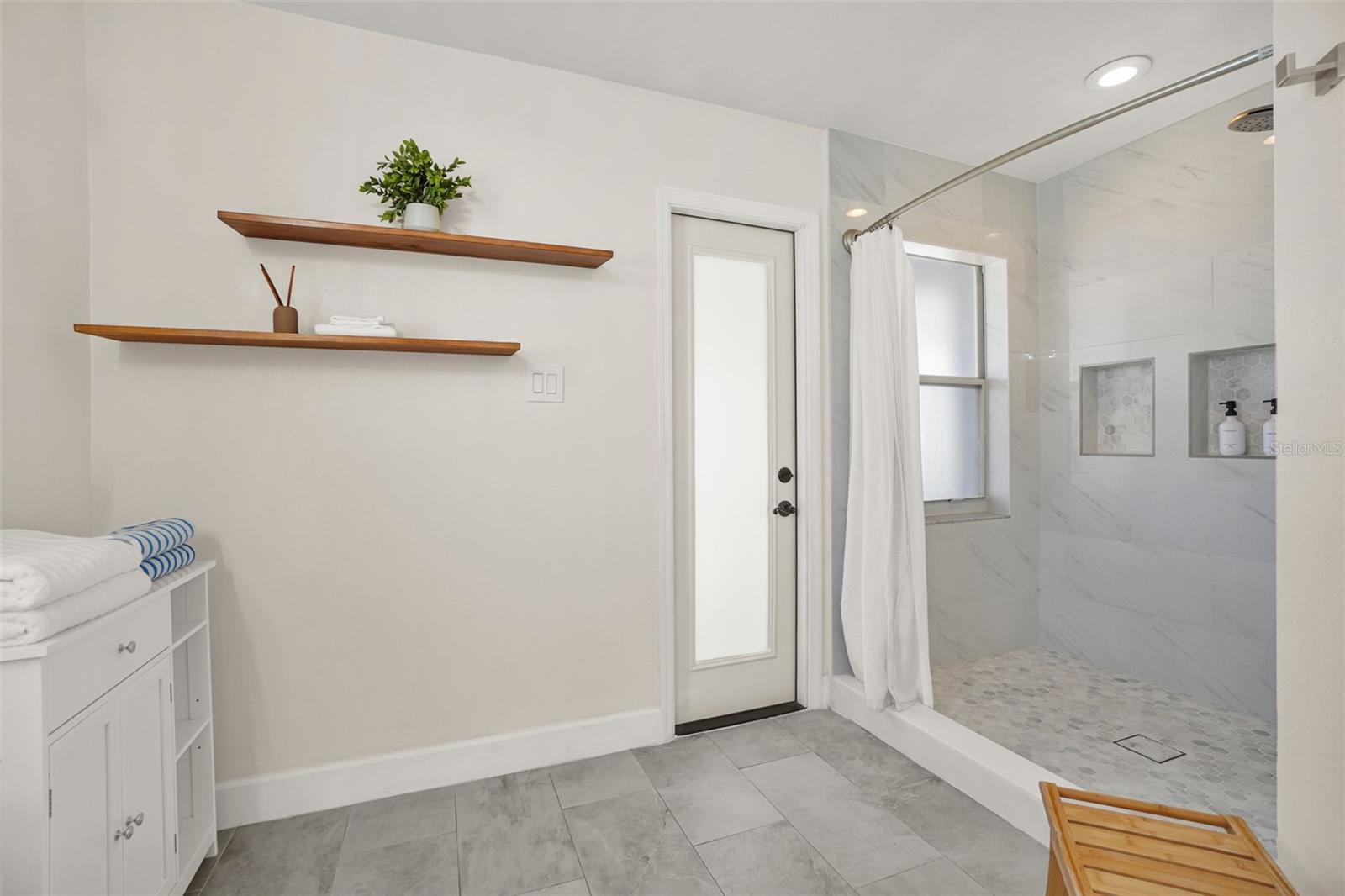 INDIAN RIDGE VILLAS PH 4 - Residential Lease