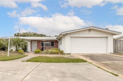 Photo of 3011 N Oleander Avenue, Daytona Beach, FL 32118 (MLS # FC317500)